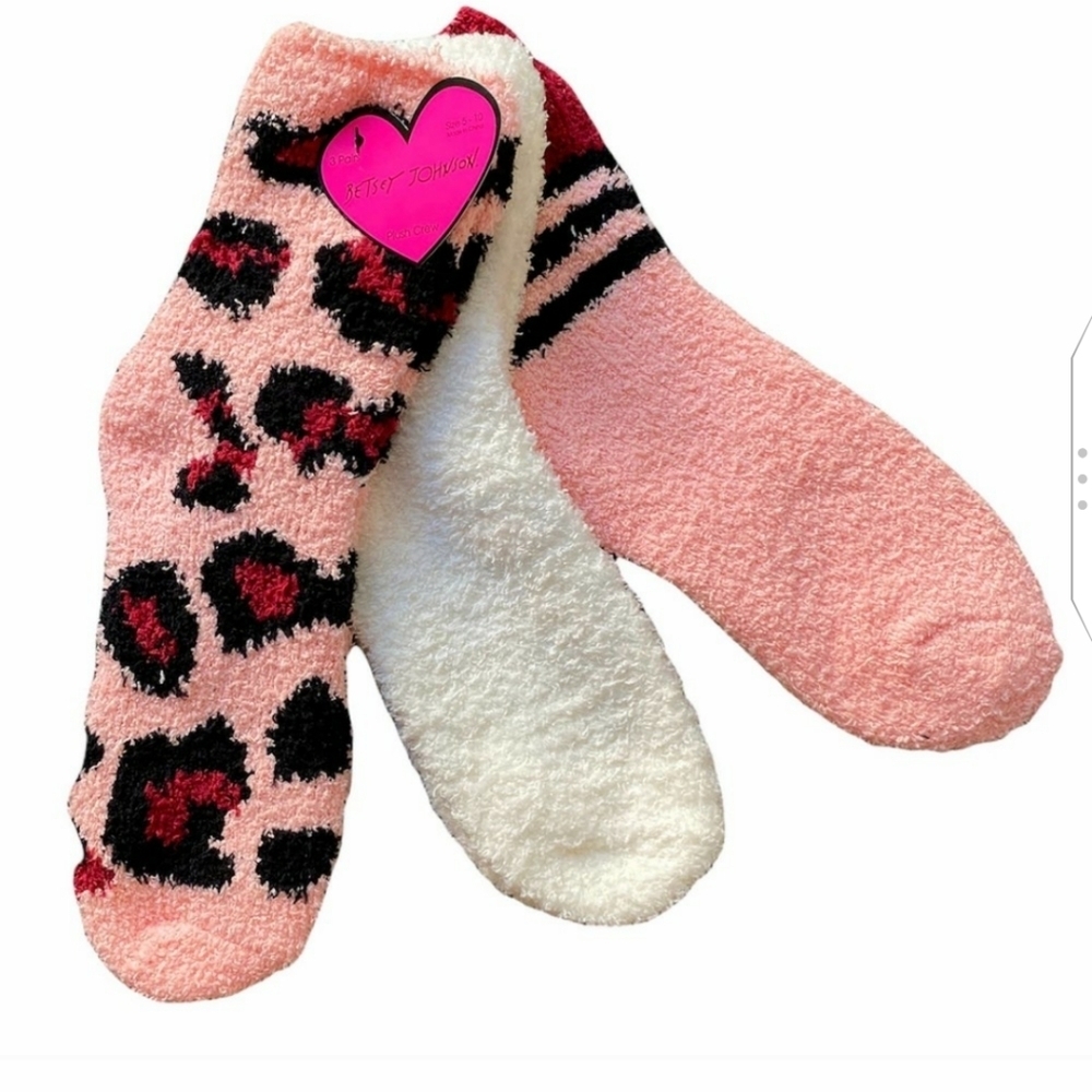 🆕Betsey Johnson Cozy Plush Crew Socks - 3 PACK